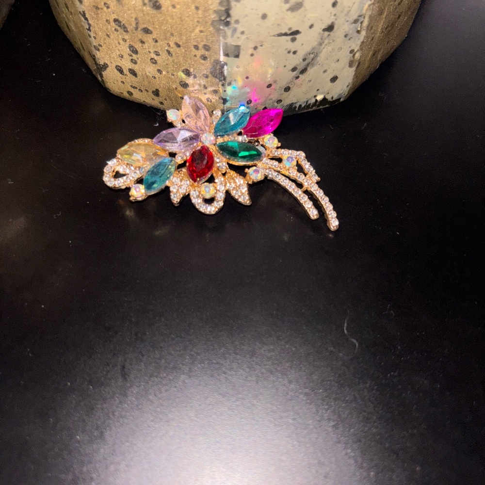 Elegant Multicolor Crystal Brooch